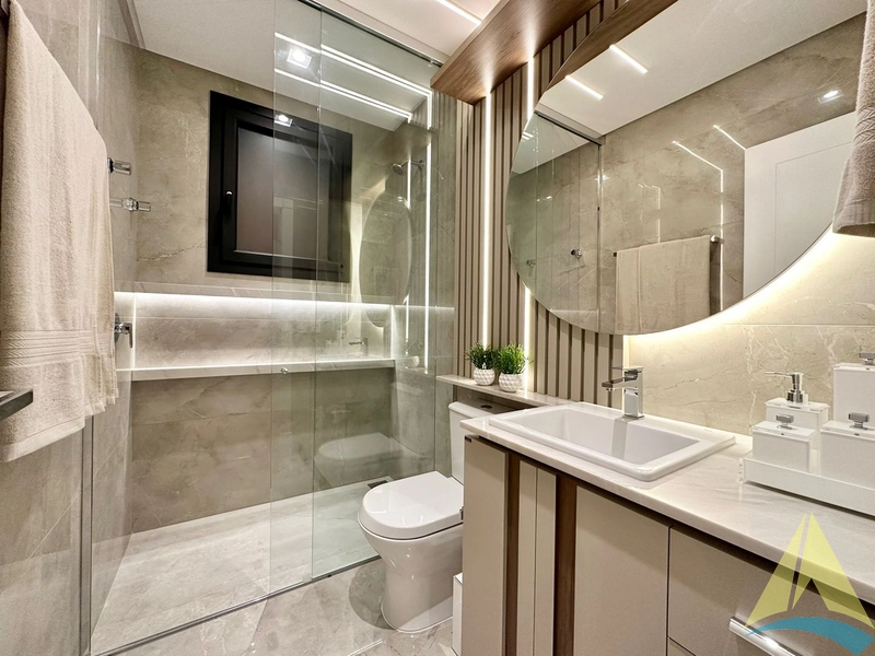 Casa com cinco suítes e piscina: 63ª foto da galeria de imagens do imóvel