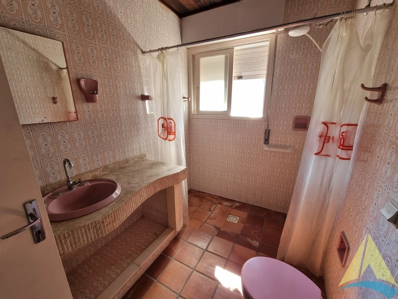 Quatro dormitórios, mobiliada, com piscina!: 6ª foto da galeria de imagens do imóvel