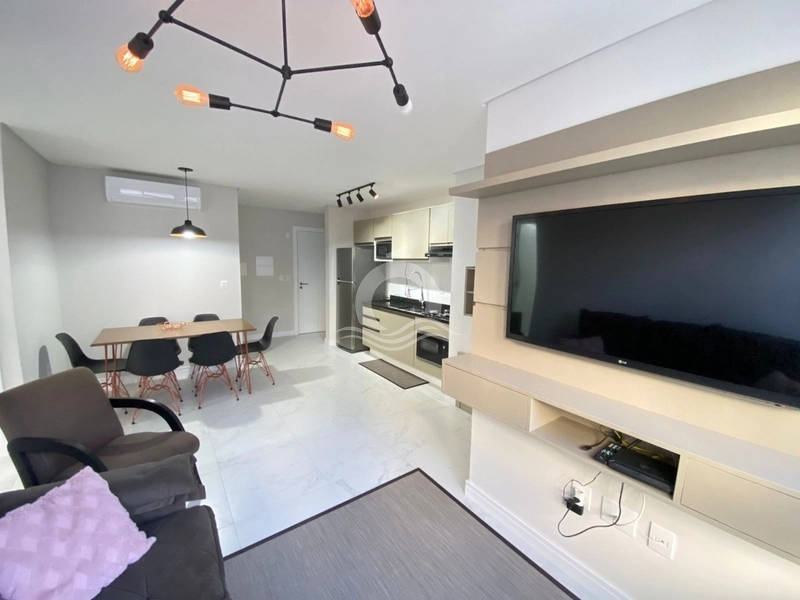 Apartamento 2 Domitórios c/ suíte - Centro