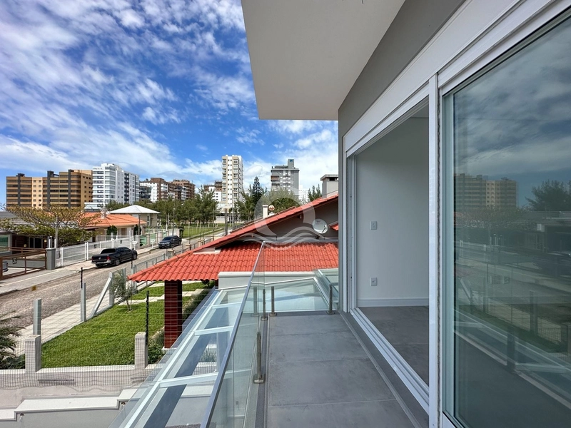SOBRADO A 03 QUADRAS DO MAR E PRÓXIMO AO CENTRO DE CAPÃO DA CANOA: 20ª foto da galeria de imagens do imóvel