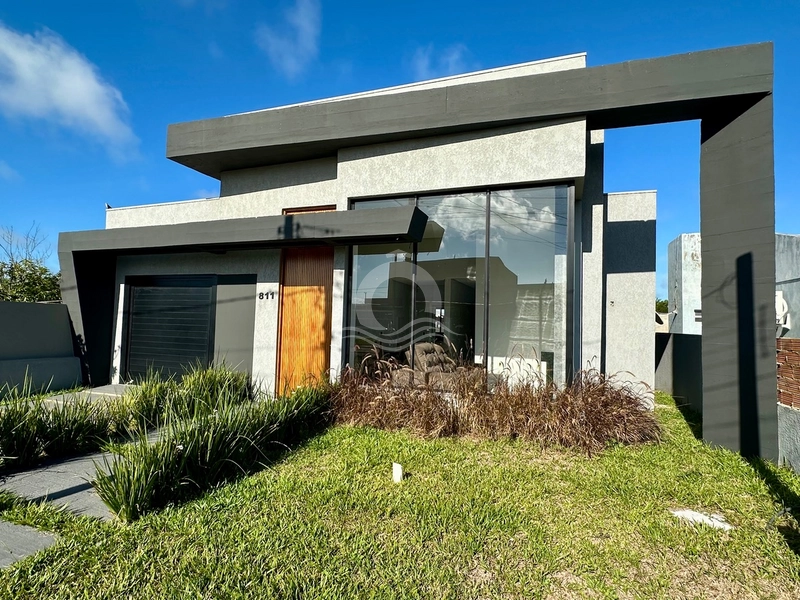 Casa 3 quartos nova venda pátio inteiro Capão da Canoa: 1ª foto da galeria de imagens do imóvel