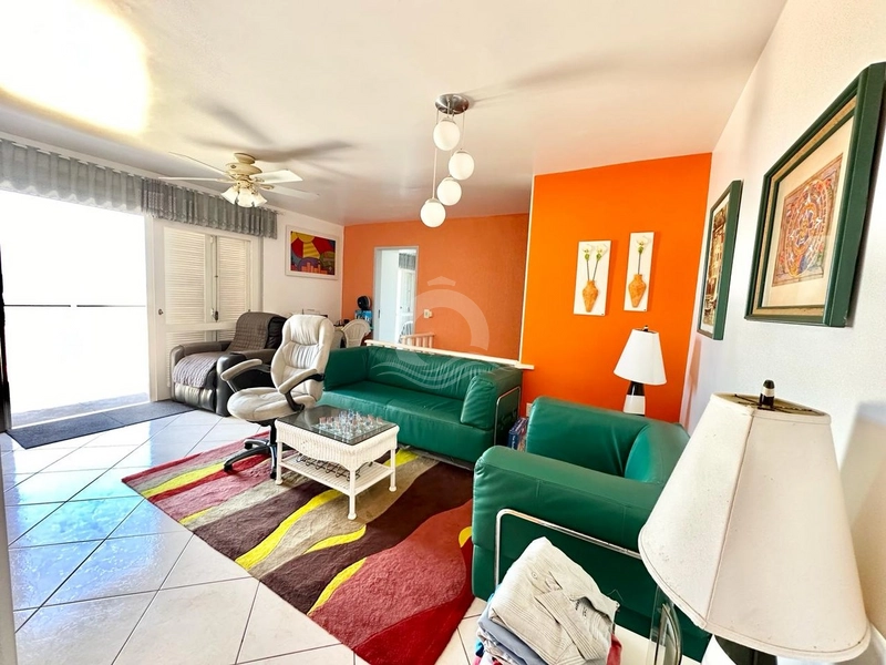 Cobertura Duplex com Terraço e Vista para o Mar e Praça: 3ª foto da galeria de imagens do imóvel