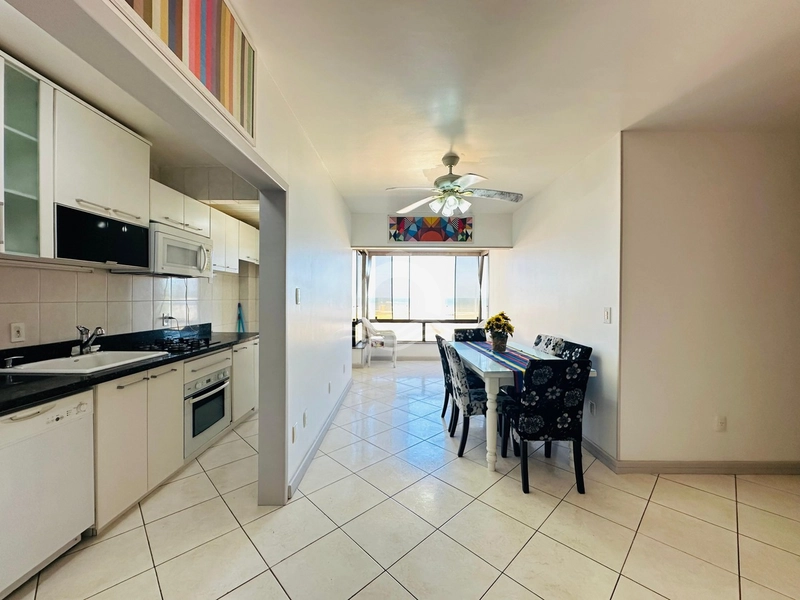 Cobertura Duplex com Terraço e Vista para o Mar e Praça: 29ª foto da galeria de imagens do imóvel