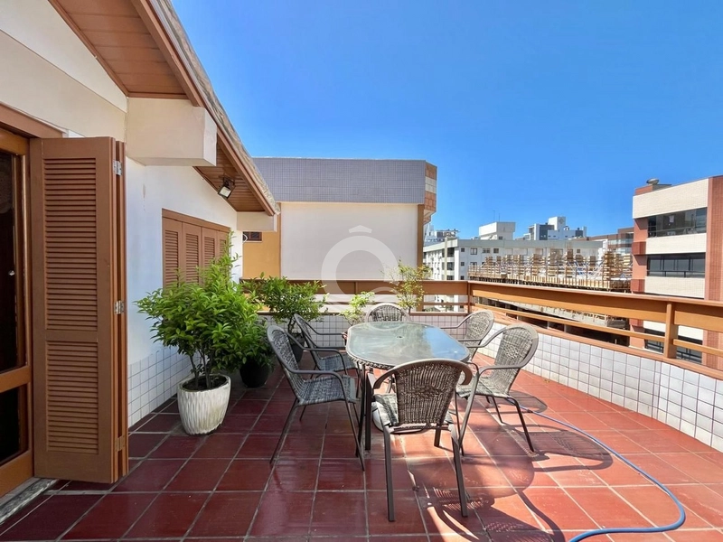 Cobertura duplex próximo ao mar: 26ª foto da galeria de imagens do imóvel