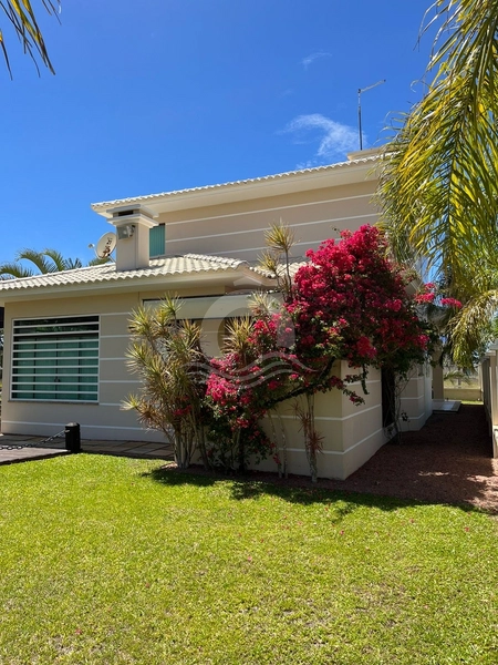 Linda Casa, em Cond. Capão Novo Village..: 1ª foto da galeria de imagens do imóvel