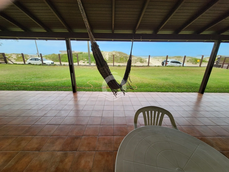 PÉ NA AREIA !!! APARTAMENTO TÉRREO BEIRA MAR CENTRO: 2ª foto da galeria de imagens do imóvel