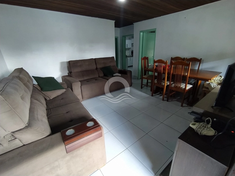 CASA COM 2 QUARTOS ADAPTADO PARA 3 NO CENTRO DE XANGRI-LÁ !!!: 5ª foto da galeria de imagens do imóvel