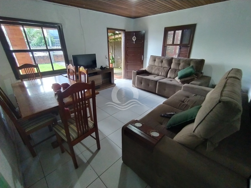 CASA COM 2 QUARTOS ADAPTADO PARA 3 NO CENTRO DE XANGRI-LÁ !!!: 7ª foto da galeria de imagens do imóvel