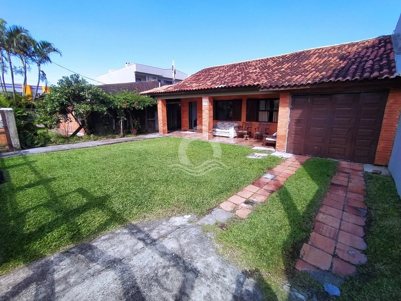 CASA COM 2 QUARTOS ADAPTADO PARA 3 NO CENTRO DE XANGRI-LÁ !!!: 2ª foto da galeria de imagens do imóvel