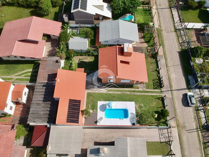 Casa com Piscina a uma quadra do Mar: 65ª foto da galeria de imagens do imóvel
