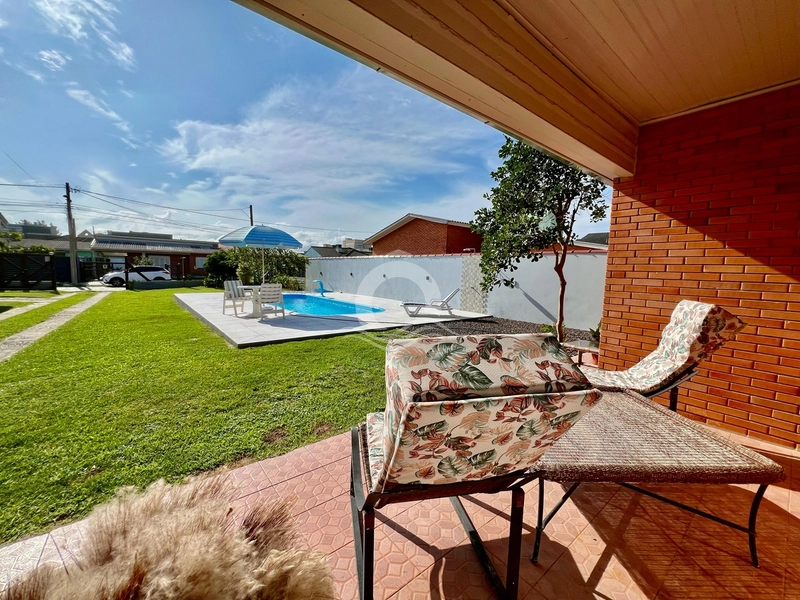 Casa com Piscina a uma quadra do Mar: 68ª foto da galeria de imagens do imóvel