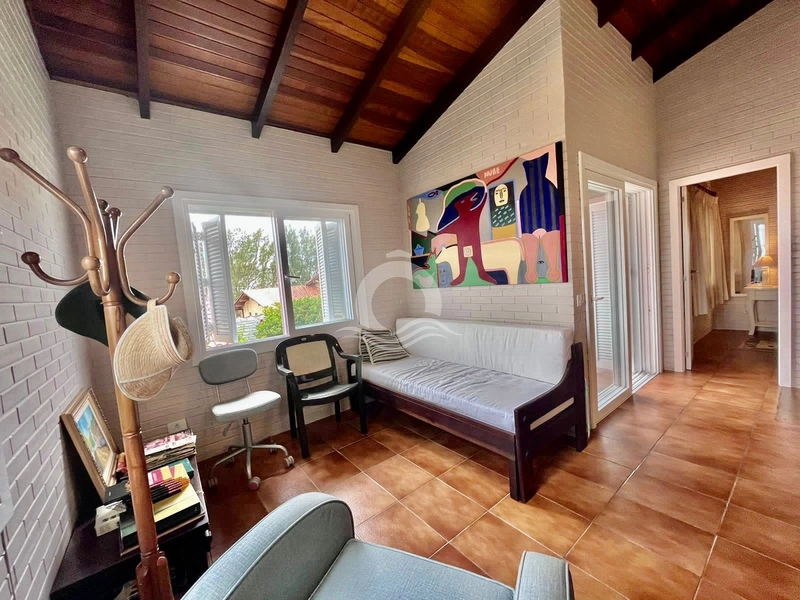 Casa com Piscina a uma quadra do Mar: 35ª foto da galeria de imagens do imóvel