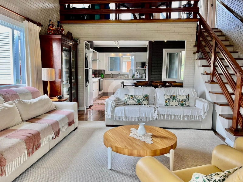 Casa com Piscina a uma quadra do Mar: 10ª foto da galeria de imagens do imóvel