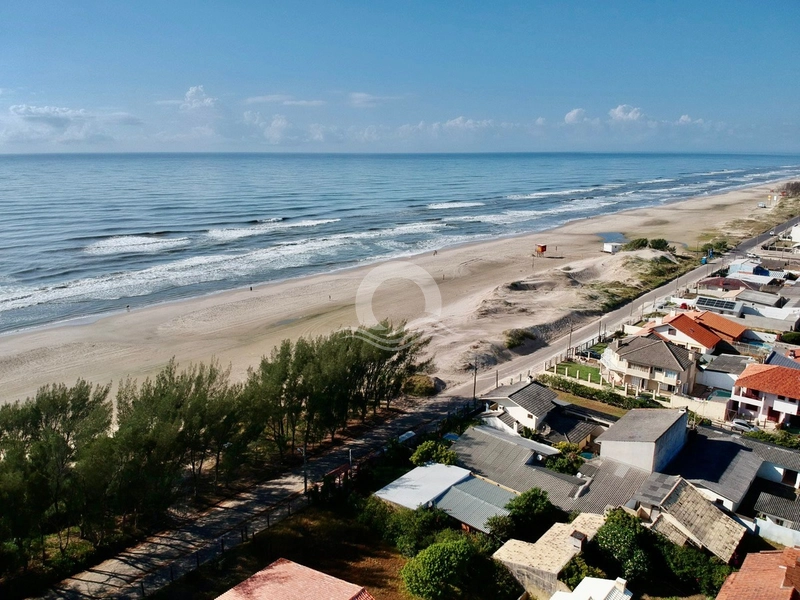 Casa com Piscina a uma quadra do Mar: 57ª foto da galeria de imagens do imóvel