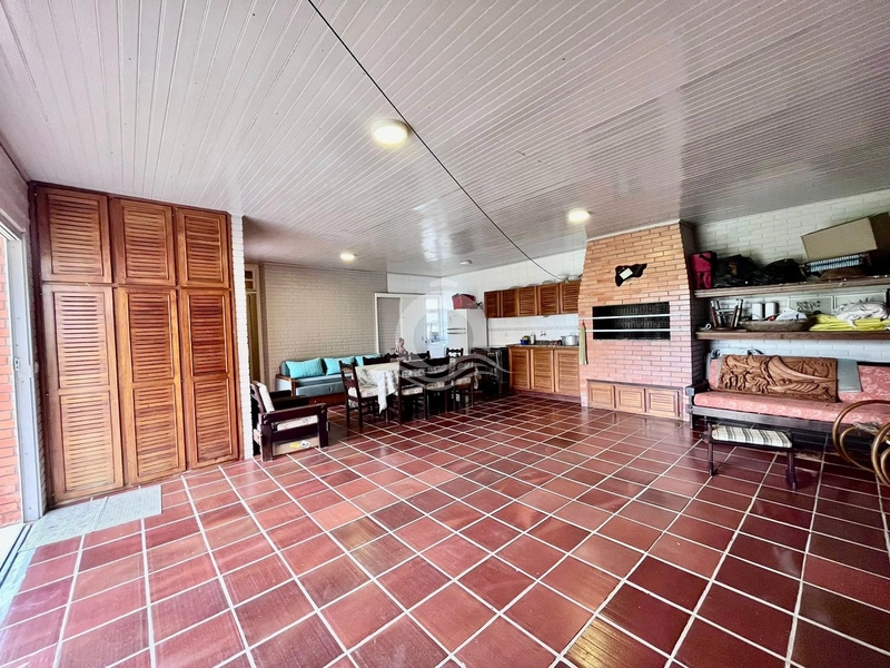 Casa com Piscina a uma quadra do Mar: 50ª foto da galeria de imagens do imóvel