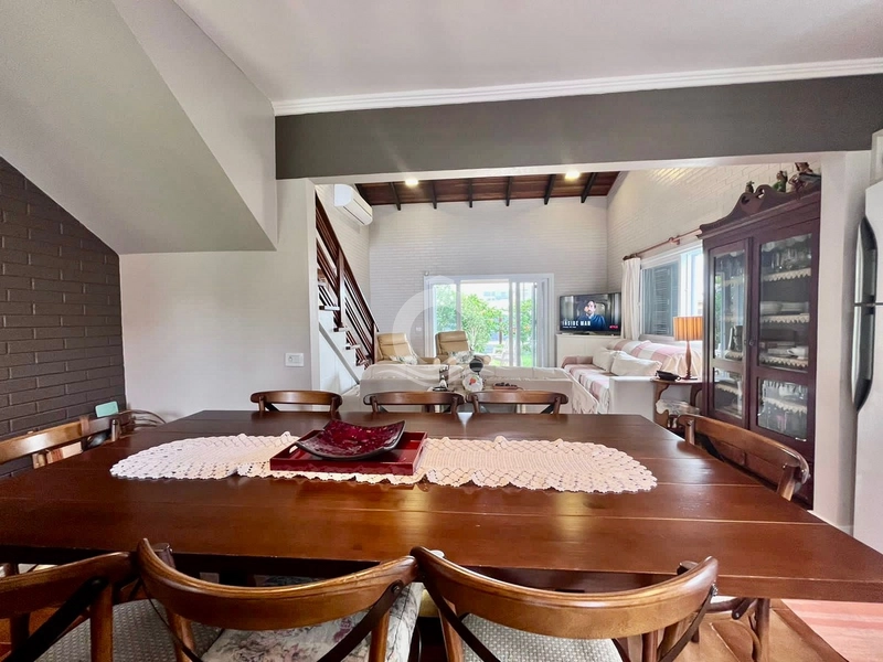 Casa com Piscina a uma quadra do Mar: 18ª foto da galeria de imagens do imóvel