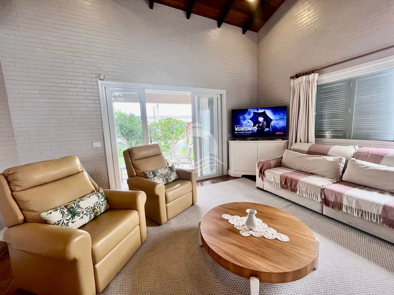 Casa com Piscina a uma quadra do Mar: 6ª foto da galeria de imagens do imóvel