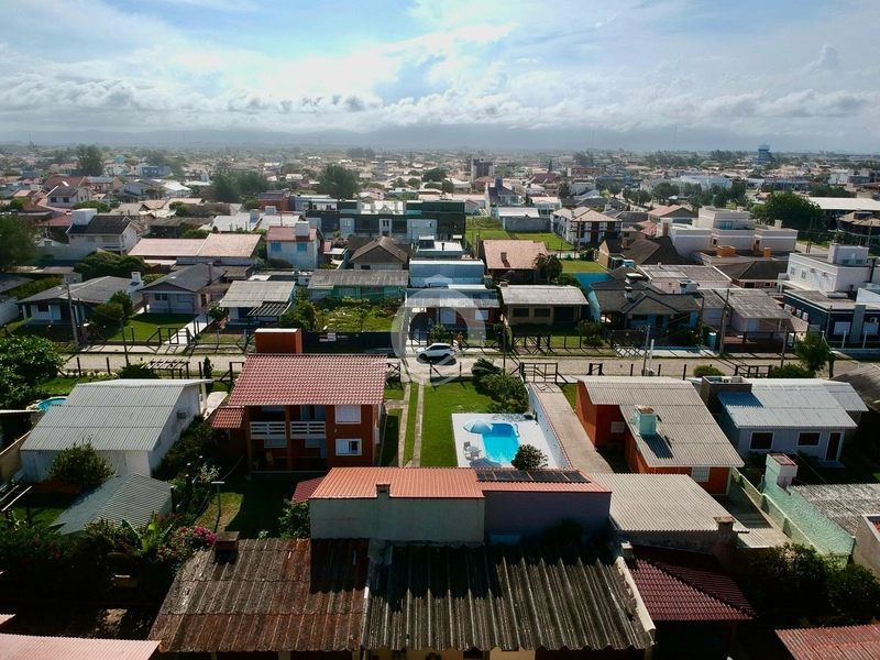 Casa com Piscina a uma quadra do Mar: 64ª foto da galeria de imagens do imóvel
