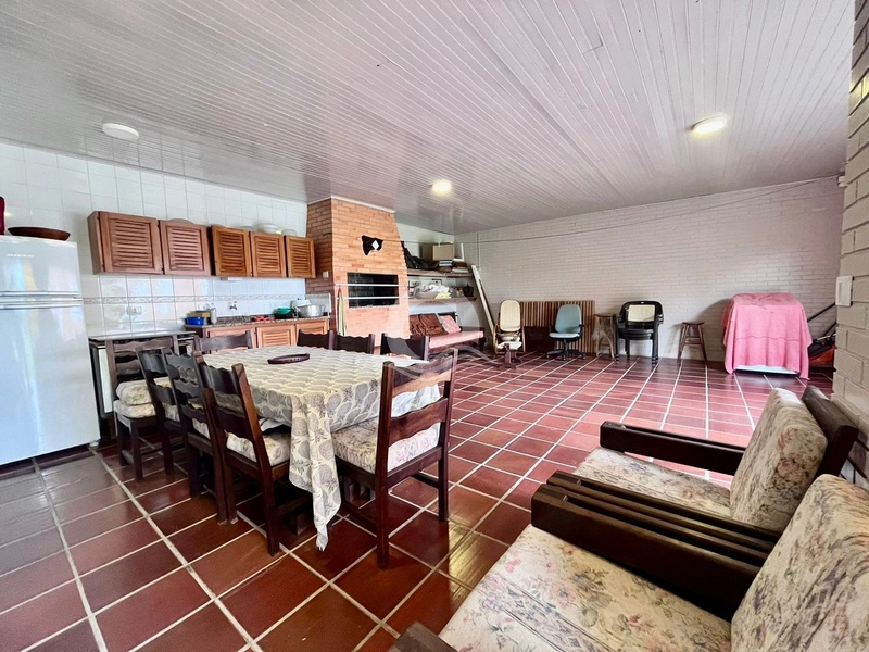 Casa com Piscina a uma quadra do Mar: 52ª foto da galeria de imagens do imóvel