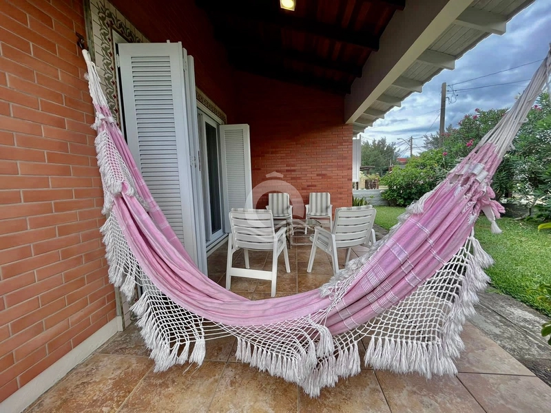 Casa com Piscina a uma quadra do Mar: 40ª foto da galeria de imagens do imóvel