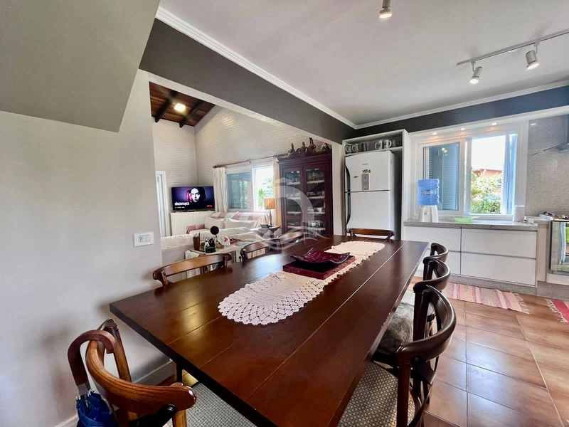 Casa com Piscina a uma quadra do Mar: 19ª foto da galeria de imagens do imóvel