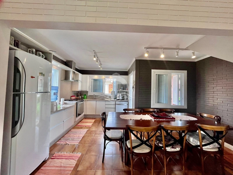 Casa com Piscina a uma quadra do Mar: 14ª foto da galeria de imagens do imóvel