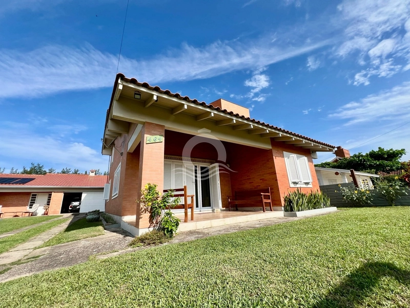 Casa com Piscina a uma quadra do Mar: 75ª foto da galeria de imagens do imóvel
