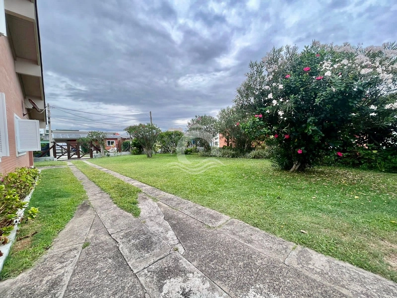 Casa com Piscina a uma quadra do Mar: 47ª foto da galeria de imagens do imóvel