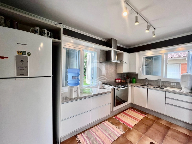 Casa com Piscina a uma quadra do Mar: 21ª foto da galeria de imagens do imóvel