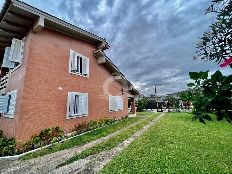 Casa com Piscina a uma quadra do Mar: 41ª foto da galeria de imagens do imóvel