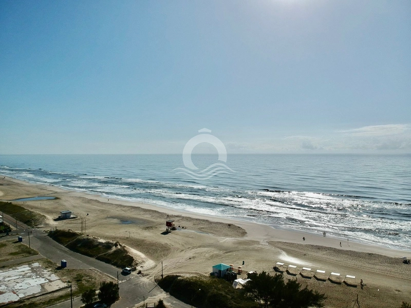 Casa com Piscina a uma quadra do Mar: 58ª foto da galeria de imagens do imóvel