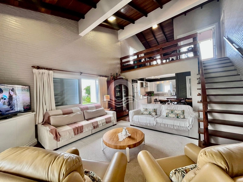 Casa com Piscina a uma quadra do Mar: 9ª foto da galeria de imagens do imóvel