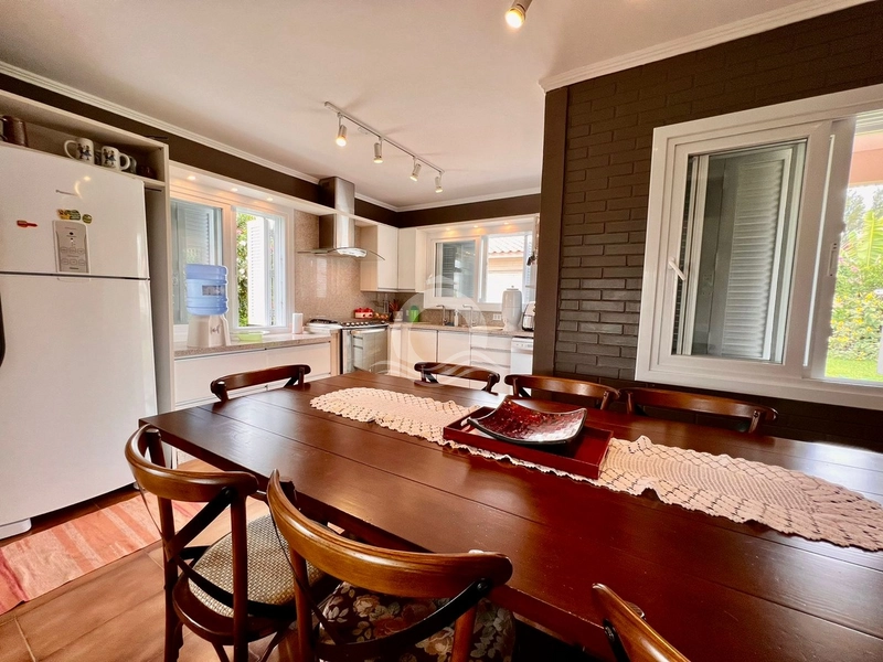 Casa com Piscina a uma quadra do Mar: 16ª foto da galeria de imagens do imóvel