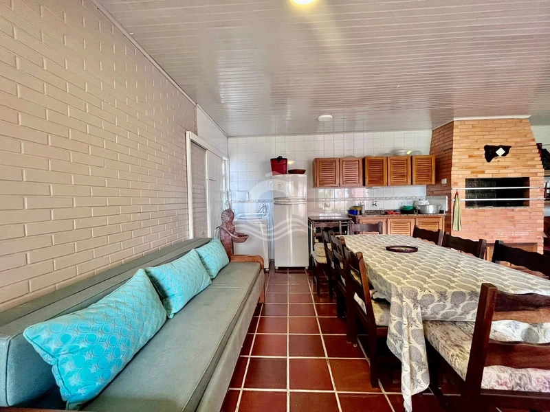 Casa com Piscina a uma quadra do Mar: 54ª foto da galeria de imagens do imóvel