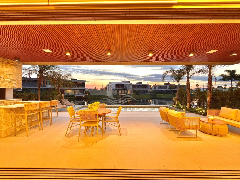 Casa 6 quartos vista lago mobiliada venda Sense Xangri-Lá: 75ª foto da galeria de imagens do imóvel