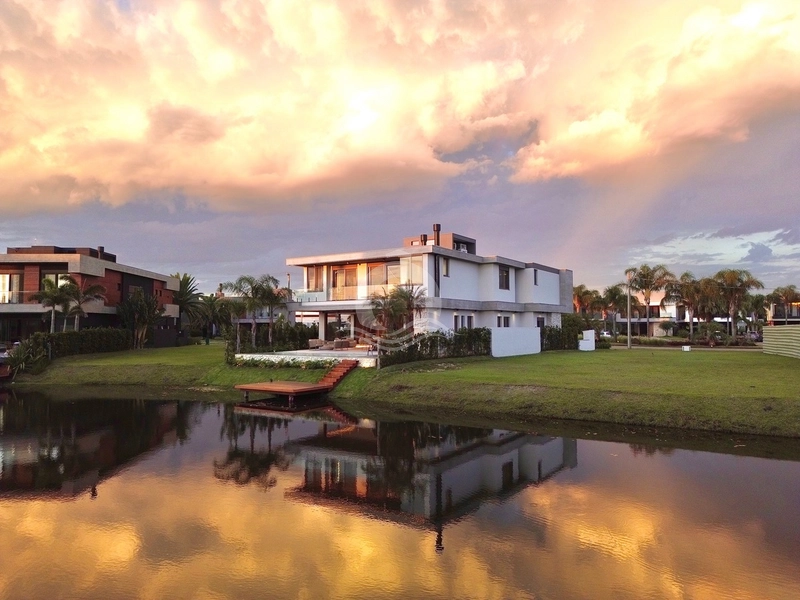 Casa 6 quartos vista lago mobiliada venda Sense Xangri-Lá: 3ª foto da galeria de imagens do imóvel