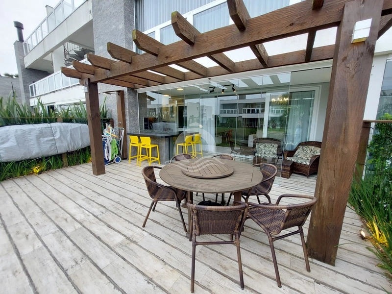 Casa em Condomínio em Xangri-lá, vista para lagoa: 1ª foto da galeria de imagens do imóvel