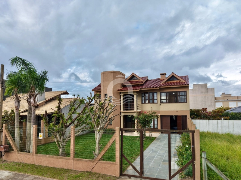 Casa 4 quartos mobiliada de esquina venda Centro Xangri-Lá: 2ª foto da galeria de imagens do imóvel