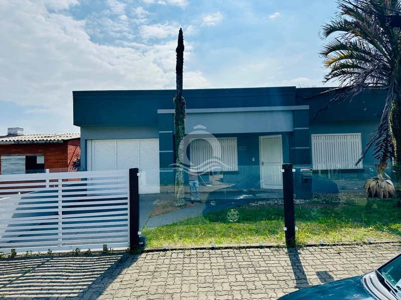 Casa à venda em área nobre e central de Xangri-Lá!: 2ª foto da galeria de imagens do imóvel