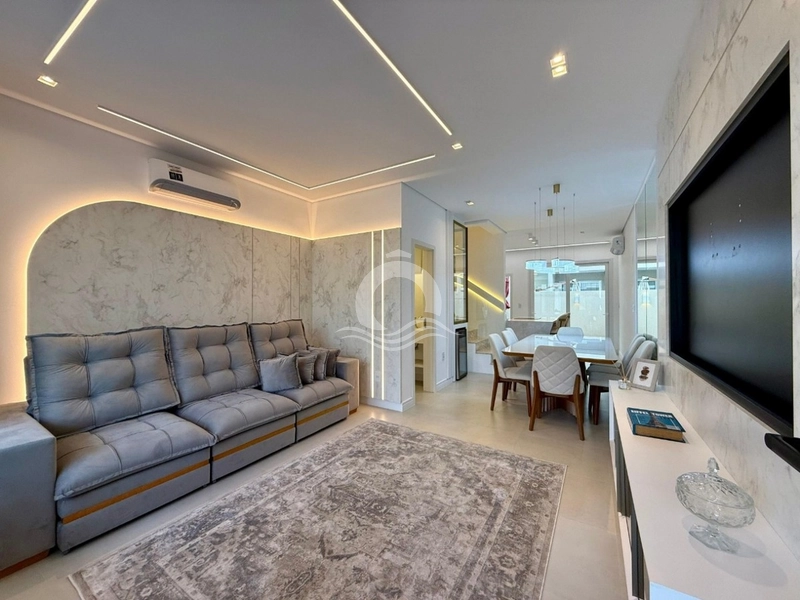 CASA EM CONDOMÍNIO FECHADO MOBILIADA E DECORADA