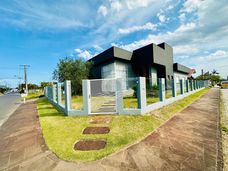 Casa padrão condomínio em bairro nobre: 2ª foto da galeria de imagens do imóvel