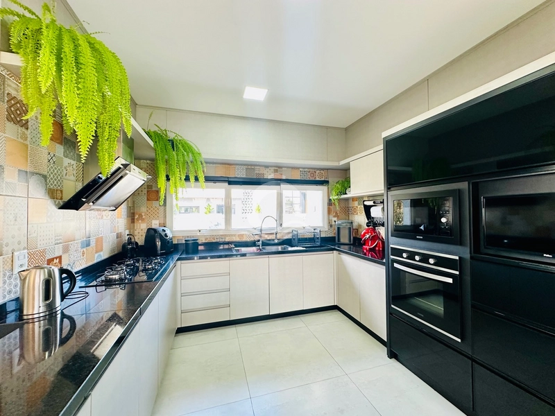 Casa padrão condomínio em bairro nobre: 16ª foto da galeria de imagens do imóvel