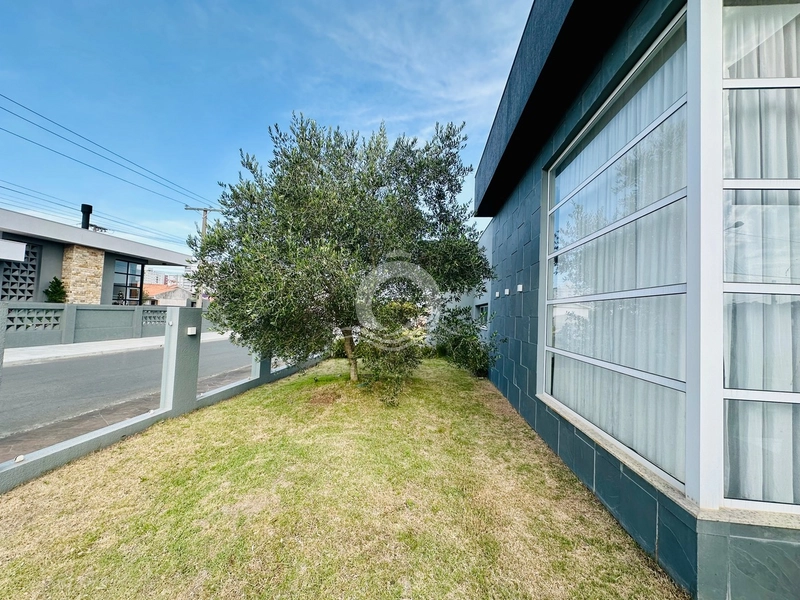 Casa padrão condomínio em bairro nobre: 3ª foto da galeria de imagens do imóvel