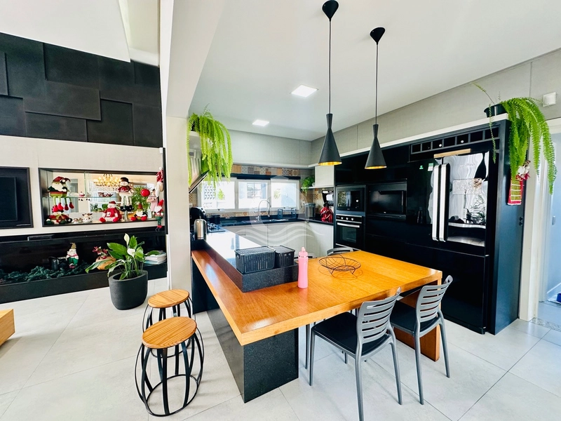 Casa padrão condomínio em bairro nobre: 12ª foto da galeria de imagens do imóvel