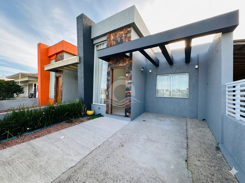 Casa 3 quartos semi-mobiliada venda junto ao Mar Capão da Canoa