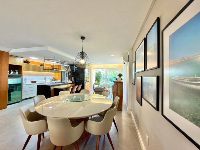Casa mobiliada e decorada, 4 dormitórios em Condomínio Fechado: 7ª foto da galeria de imagens do imóvel
