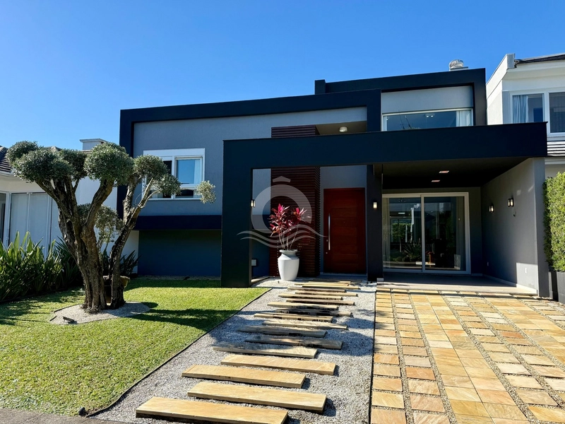 Casa em condomínio fechado, 3 suítes, decorada Condado de Capão