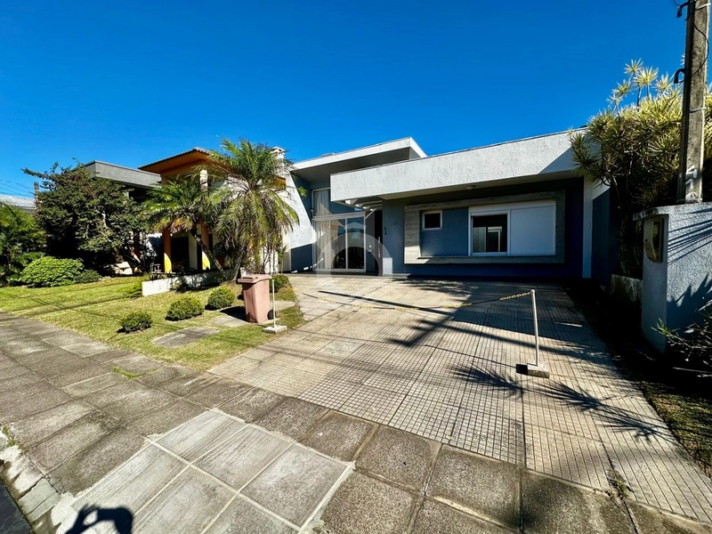 Casa em Condomínio fechado com infrainstrutura completa Capão da Canoa