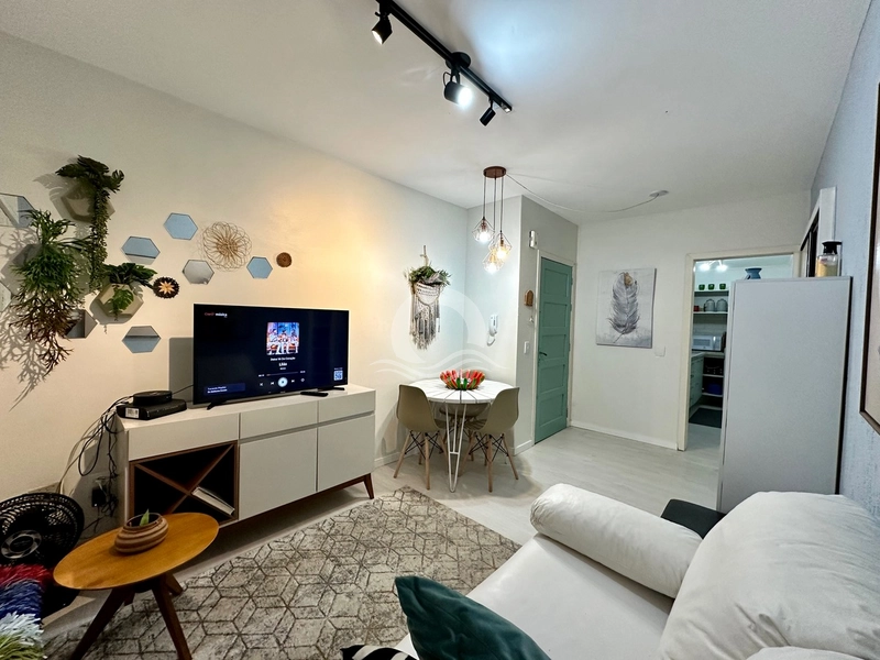Apartamento decorado uma quadra do mar: 5ª foto da galeria de imagens do imóvel