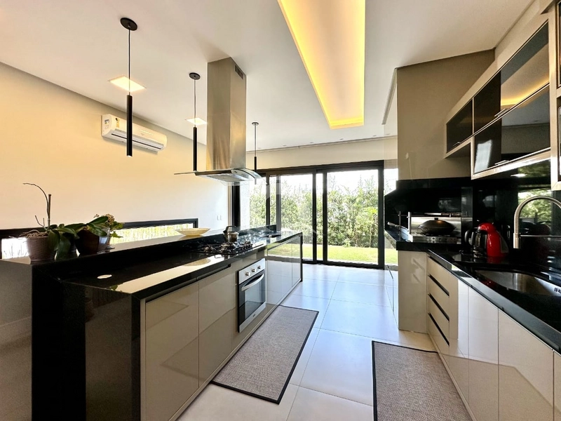 Casa de Alto Padrão à Venda – Condomínio Dubai: 39ª foto da galeria de imagens do imóvel